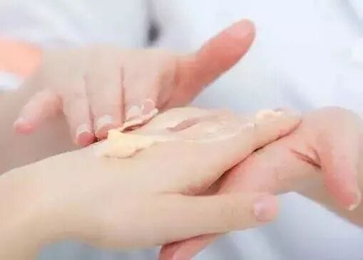 福建泉州中科皮肤医院：春季手足癣又犯了？别急，先搞清这几个诱因再科学应对！